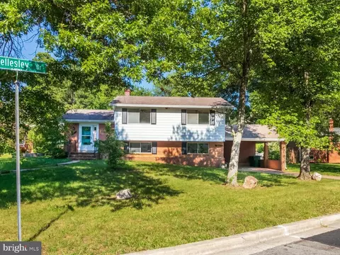 7603 Wellesley Dr, College Park, MD 20740