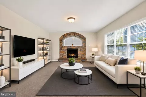 9604 Lormar Ln, Clinton, MD 20735 photo 4
