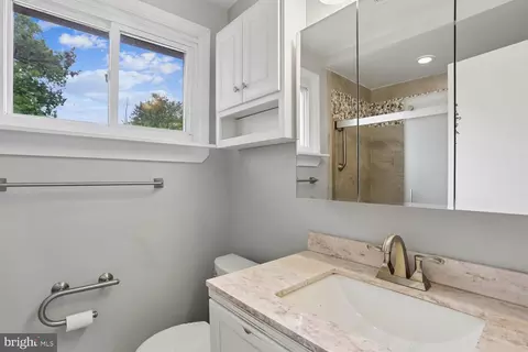 Bath - 8303 Montpelier Dr, Laurel, MD 20708 photo 2 of 4