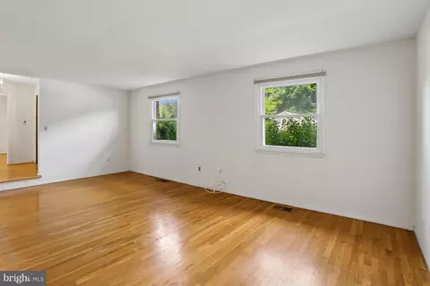 Living - 8303 Montpelier Dr, Laurel, MD 20708 photo 1 of 7