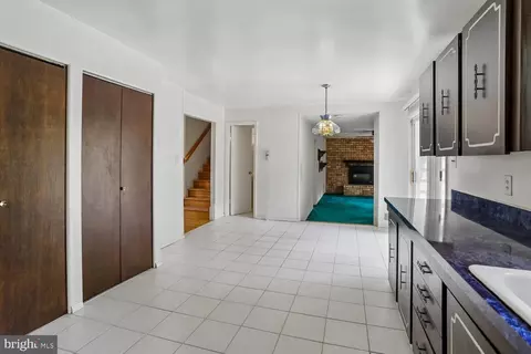 Entry Way - 8303 Montpelier Dr, Laurel, MD 20708 photo 3 of 3