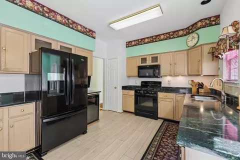 Kitchen - 804 Falls Lake Dr, Bowie, MD 20721 photo 1 of 4