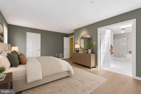 Bedroom - 804 Falls Lake Dr, Bowie, MD 20721 photo 2 of 3