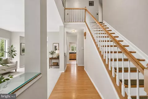 Entry Way - 804 Falls Lake Dr, Bowie, MD 20721 photo 2 of 4