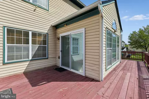 Exterior - 804 Falls Lake Dr, Bowie, MD 20721 photo 5 of 7