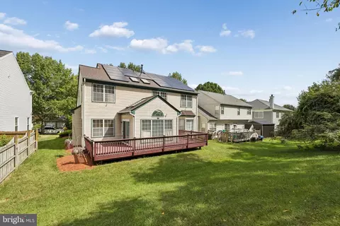 Exterior - 804 Falls Lake Dr, Bowie, MD 20721 photo 4 of 7