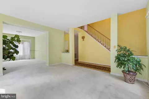 Living - 804 Falls Lake Dr, Bowie, MD 20721 photo 1 of 6