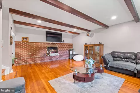 Living - 2302 Muskogee St, Hyattsville, MD 20783 photo 2 of 4