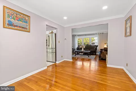 Entry Way - 2302 Muskogee St, Hyattsville, MD 20783 photo 5 of 6