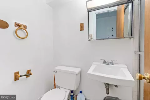 Bath - 2302 Muskogee St, Hyattsville, MD 20783 photo 3 of 6