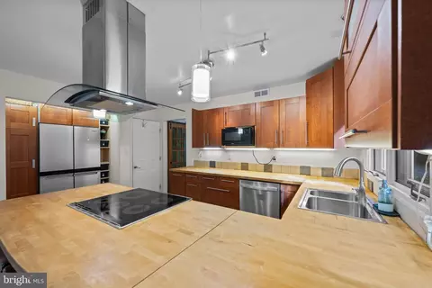 Kitchen - 12101 Duckettown Rd, Laurel, MD 20708 photo 3 of 5