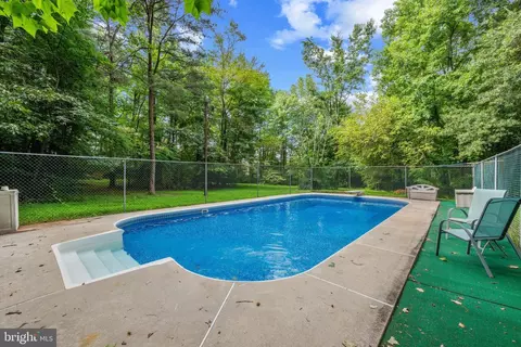 Exterior - 12101 Duckettown Rd, Laurel, MD 20708 photo 5 of 17