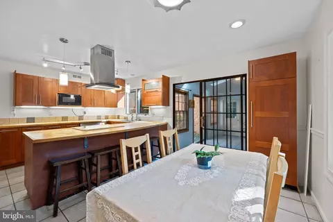 Kitchen - 12101 Duckettown Rd, Laurel, MD 20708 photo 4 of 5