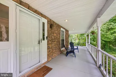 Exterior - 12101 Duckettown Rd, Laurel, MD 20708 photo 6 of 17