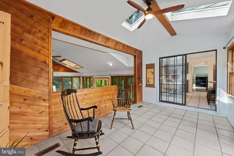 Exterior - 12101 Duckettown Rd, Laurel, MD 20708 photo 7 of 17