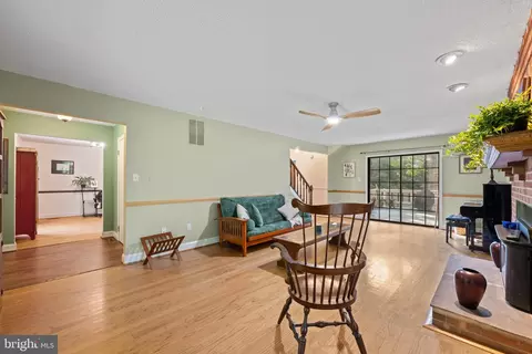 Living - 12101 Duckettown Rd, Laurel, MD 20708 photo 3 of 4