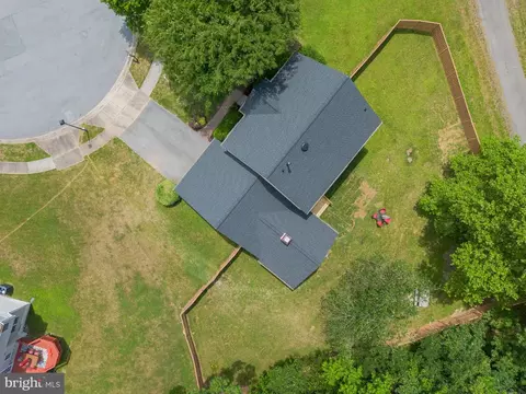 View/Area - 10102 Mallard Pond Ct, Laurel, MD 20708 photo 7 of 17