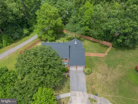 View/Area - 10102 Mallard Pond Ct, Laurel, MD 20708 photo 4 of 17