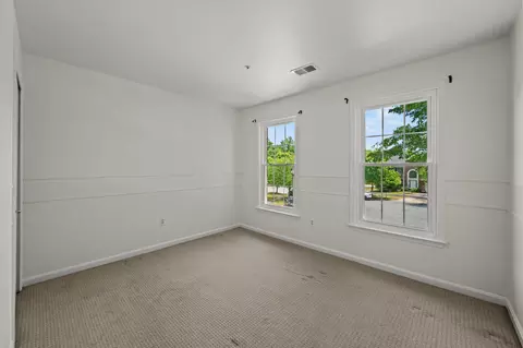 Bedroom - 10102 Mallard Pond Ct, Laurel, MD 20708 photo 6 of 10