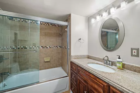 Bath - 10102 Mallard Pond Ct, Laurel, MD 20708 photo 4 of 4