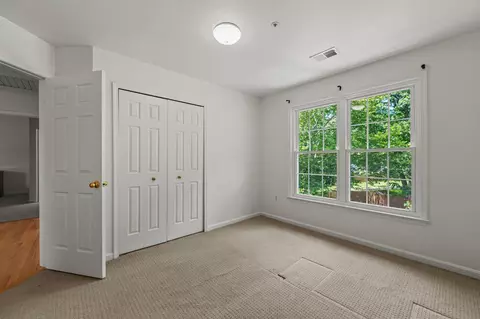 Bedroom - 10102 Mallard Pond Ct, Laurel, MD 20708 photo 5 of 10