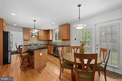 Kitchen - 10102 Mallard Pond Ct, Laurel, MD 20708 photo 6 of 6