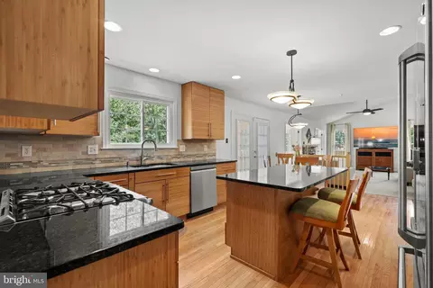 Kitchen - 10102 Mallard Pond Ct, Laurel, MD 20708 photo 5 of 6