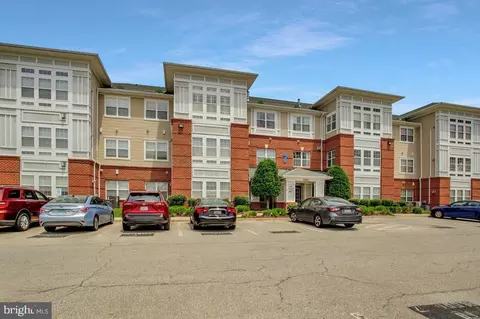 12900 Fox Bow Dr #309, Marlboro, MD 20774