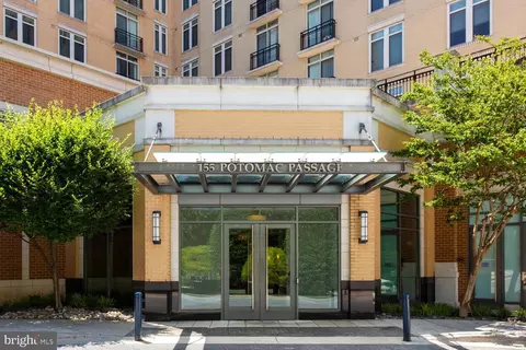 155 Potomac Psge #910, Oxon Hill, MD 20745