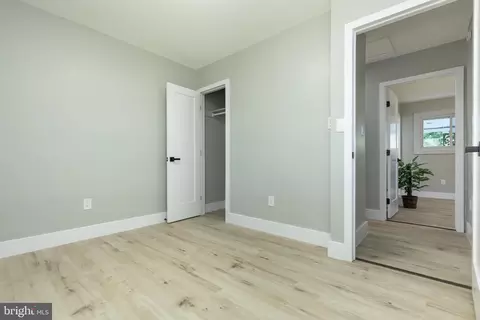 Entry Way - 8607 Magnolia Dr, Lanham, MD 20706 photo 5 of 8