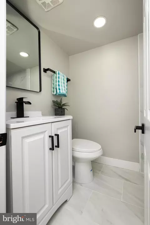 Bath - 8607 Magnolia Dr, Lanham, MD 20706 photo 2 of 4