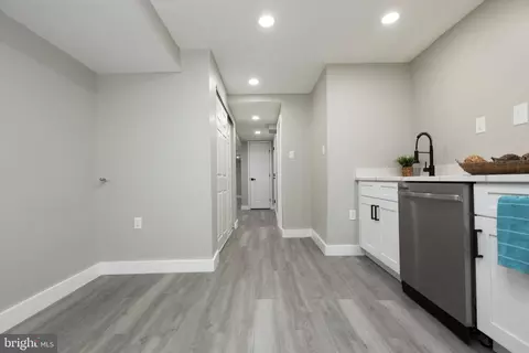 Entry Way - 8607 Magnolia Dr, Lanham, MD 20706 photo 7 of 8