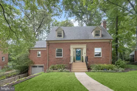 4104 Woodberry St, University Park, MD 20782