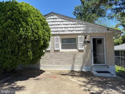 411 Carmody Hills Dr, Capitol Heights, MD 20743