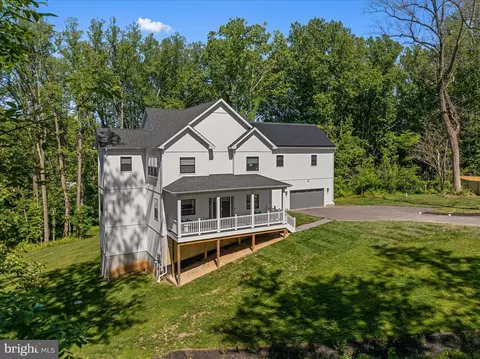 Exterior - 16608 Sylvan Dr, Bowie, MD 20715 photo 8 of 14