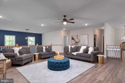 Entry Way - 16608 Sylvan Dr, Bowie, MD 20715 photo 10 of 15