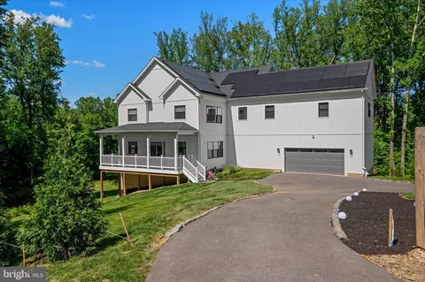 Exterior - 16608 Sylvan Dr, Bowie, MD 20715 photo 7 of 14
