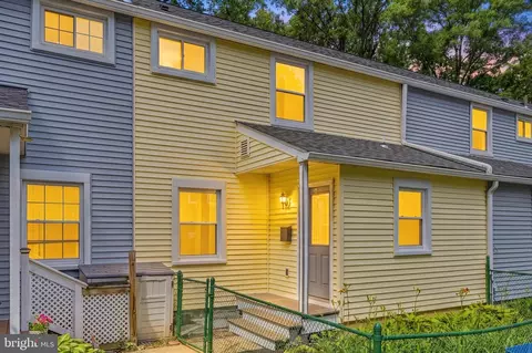 15 D Laurel Hill Rd, Greenbelt, MD 20770