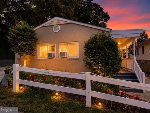 5319 Cumberland St, Capitol Heights, MD 20743