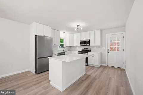 9414 Eldred Pl, Lanham, MD 20706 photo 10