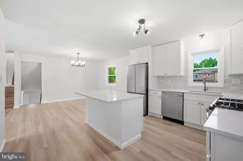 9414 Eldred Pl, Lanham, MD 20706 photo 13