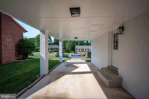 9414 Eldred Pl, Lanham, MD 20706 photo 3
