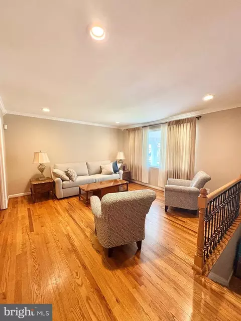 Living - 5904 Spell Rd, Clinton, MD 20735 photo 2 of 3