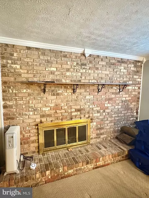 Living - 5904 Spell Rd, Clinton, MD 20735 photo 3 of 3