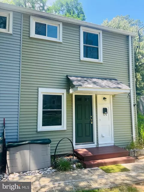 1 D Laurel Hill Rd, Greenbelt, MD 20770