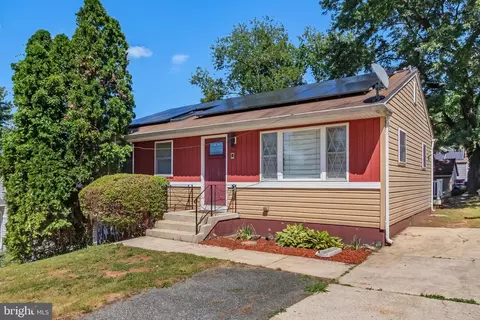 1114 Hybrid Ave, Capitol Heights, MD 20743