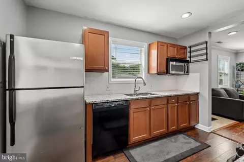 Kitchen - 819 Clovis Ave, Capitol Heights, MD 20743 photo 3 of 5