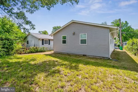 Exterior - 819 Clovis Ave, Capitol Heights, MD 20743 photo 2 of 3