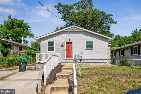 819 Clovis Ave, Capitol Heights, MD 20743