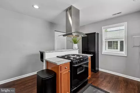 Kitchen - 819 Clovis Ave, Capitol Heights, MD 20743 photo 2 of 5